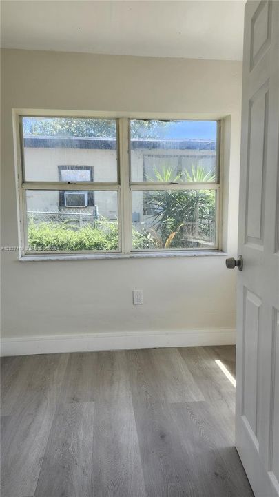 For Sale: $349,000 (3 beds, 1 baths, 1000 Square Feet)