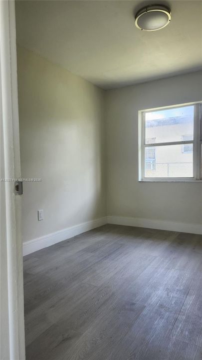 For Sale: $349,000 (3 beds, 1 baths, 1000 Square Feet)