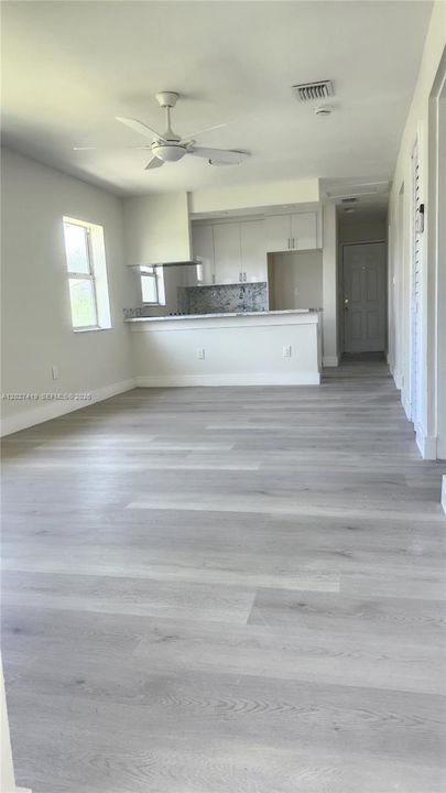 For Sale: $349,000 (3 beds, 1 baths, 1000 Square Feet)
