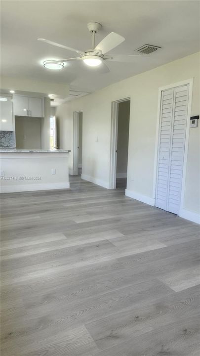 For Sale: $349,000 (3 beds, 1 baths, 1000 Square Feet)