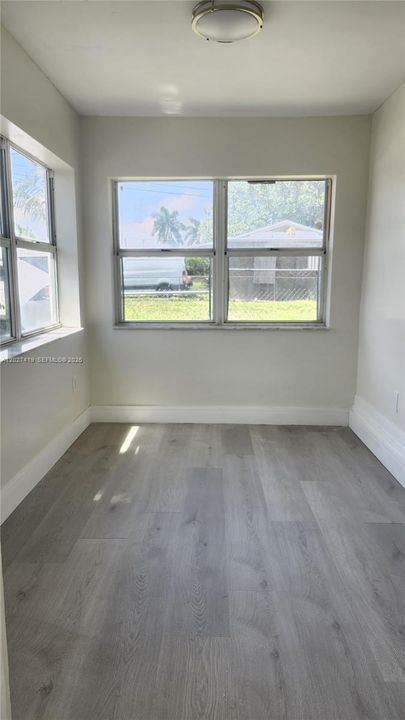 For Sale: $349,000 (3 beds, 1 baths, 1000 Square Feet)