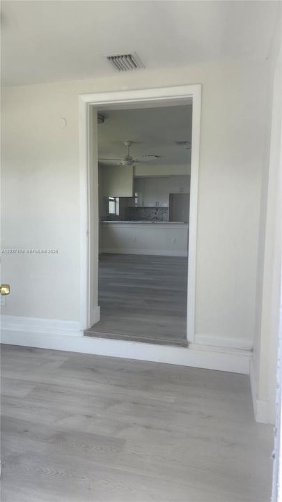 For Sale: $349,000 (3 beds, 1 baths, 1000 Square Feet)