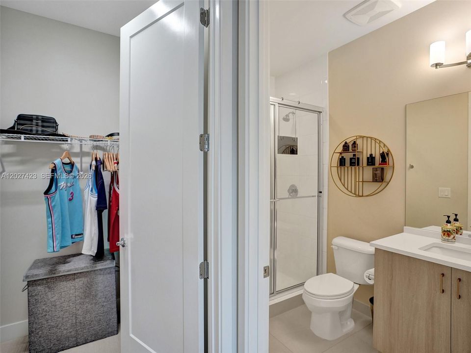 Activo con contrato: $15,500 (5 camas, 7 baños, 4605 Pies cuadrados)