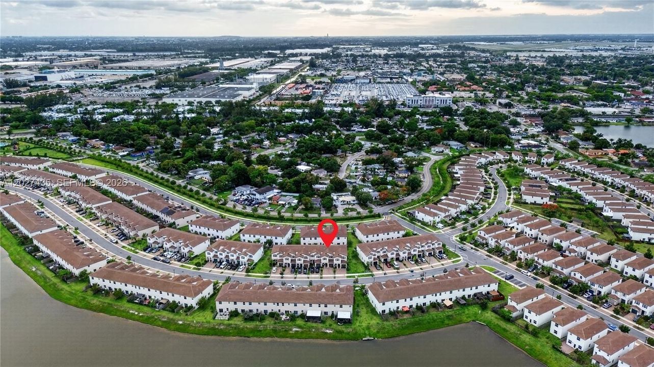 На продажу: $545,000 (3 спален, 2 ванн, 1695 Квадратных фут)