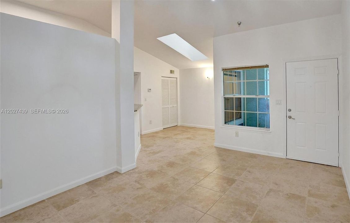For Rent: $1,850 (1 beds, 1 baths, 630 Square Feet)