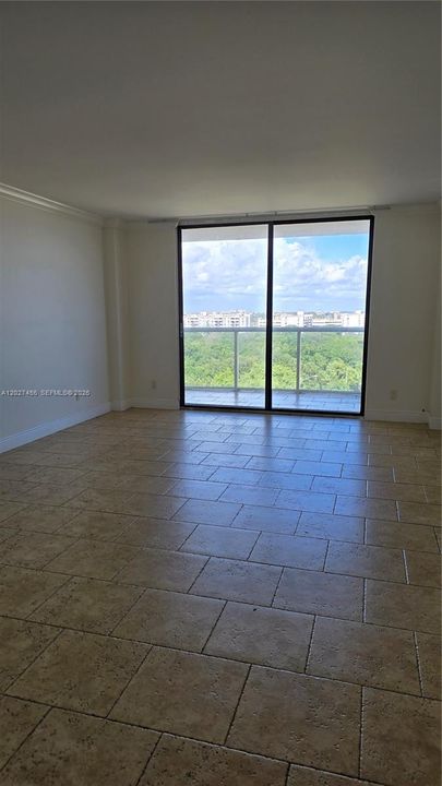 Activo con contrato: $1,600 (1 camas, 1 baños, 740 Pies cuadrados)