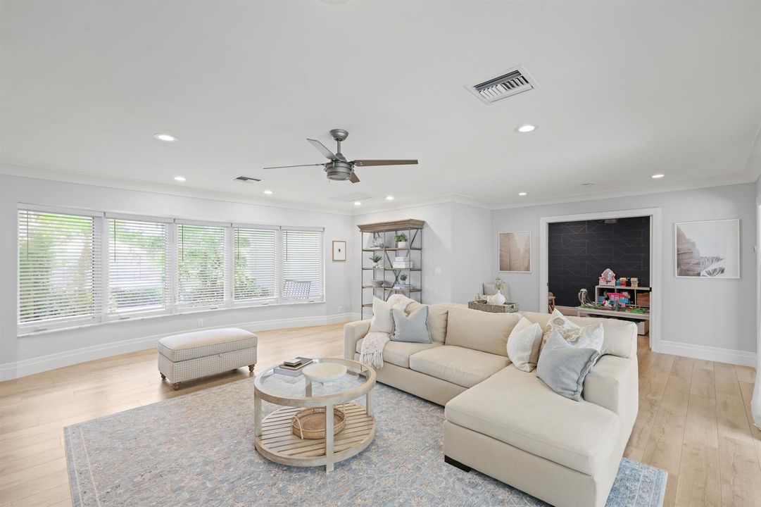 621 Apple Tree Lane - 15.jpg-FULL