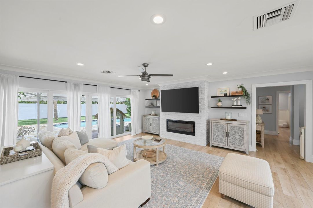 621 Apple Tree Lane - 13.jpg-FULL