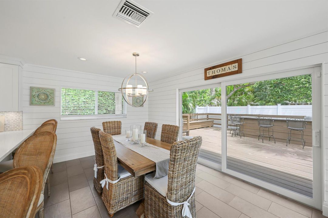 621 Apple Tree Lane - 24.jpg-FULL