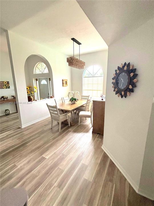 En Venta: $300,000 (3 camas, 2 baños, 1785 Pies cuadrados)