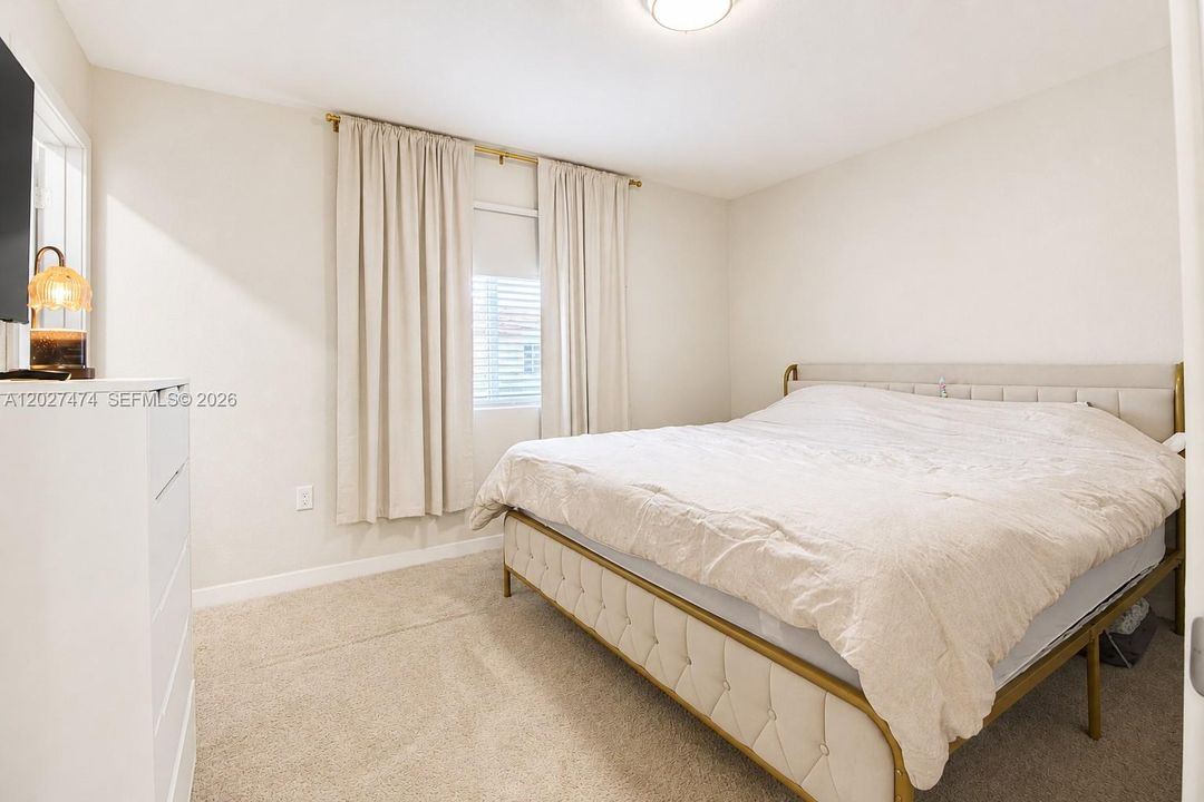For Rent: $3,000 (3 beds, 2 baths, 1302 Square Feet)
