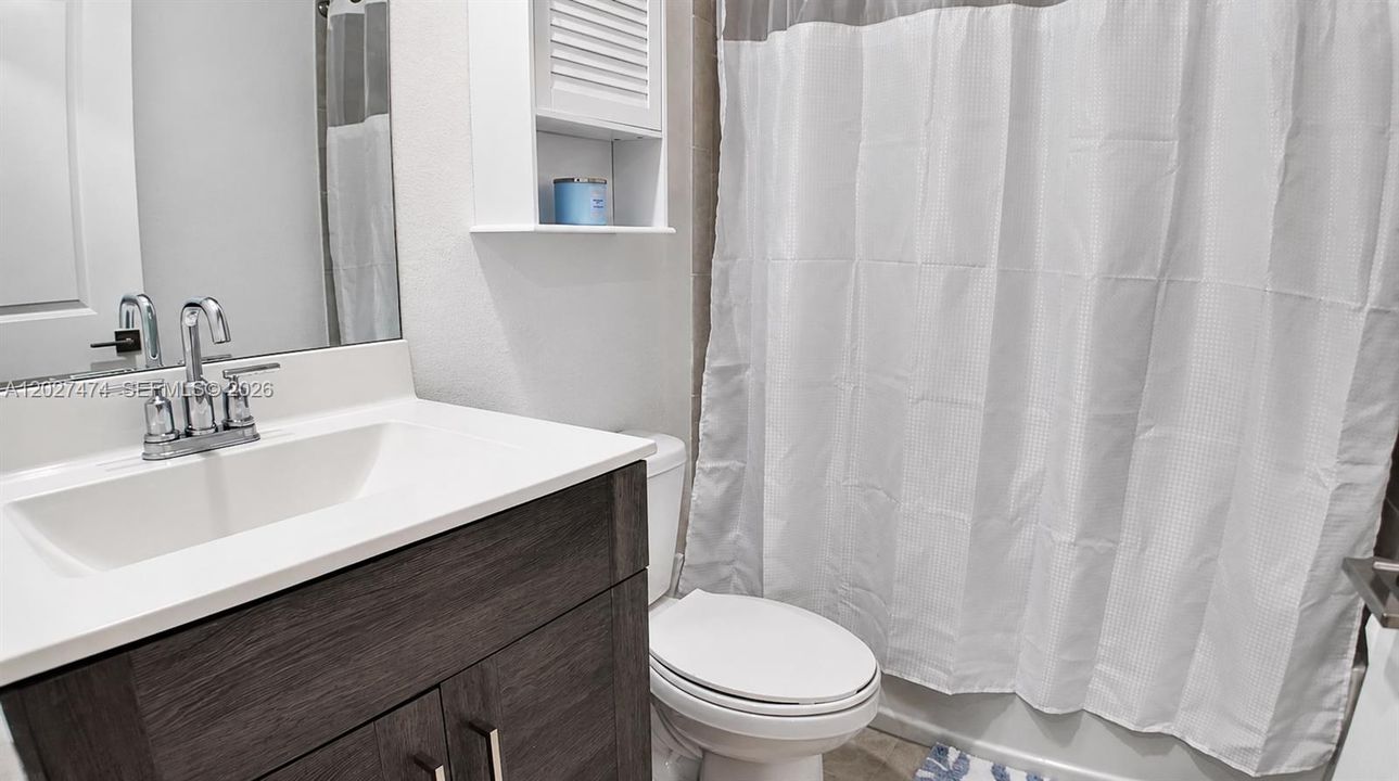 For Rent: $3,000 (3 beds, 2 baths, 1302 Square Feet)