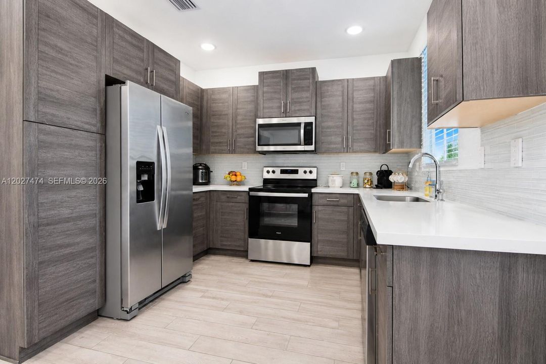 For Rent: $3,000 (3 beds, 2 baths, 1302 Square Feet)