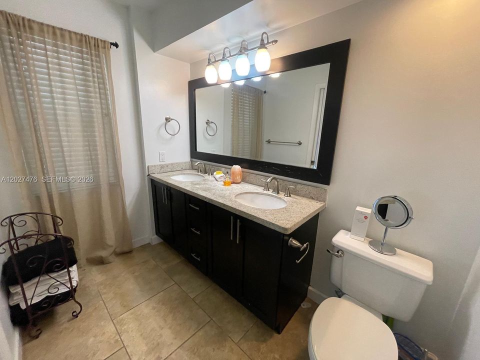 For Sale: $749,000 (3 beds, 2 baths, 1701 Square Feet)