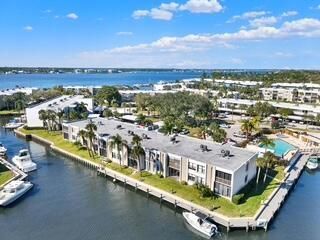 9-102_Circle_Bay-19