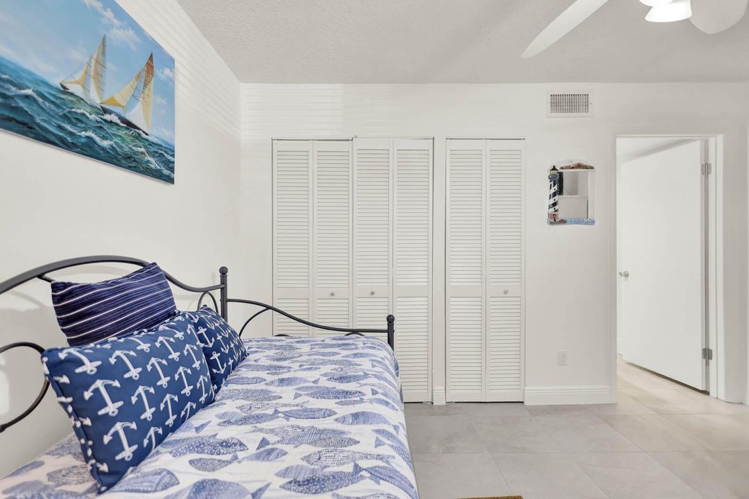 9-102_Circle_Bay-50