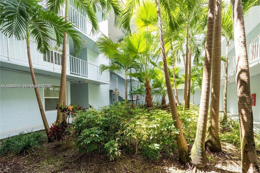 For Rent: $1,650 (1 beds, 1 baths, 656 Square Feet)
