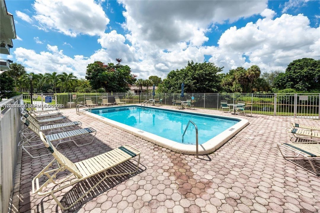 For Rent: $1,650 (1 beds, 1 baths, 656 Square Feet)