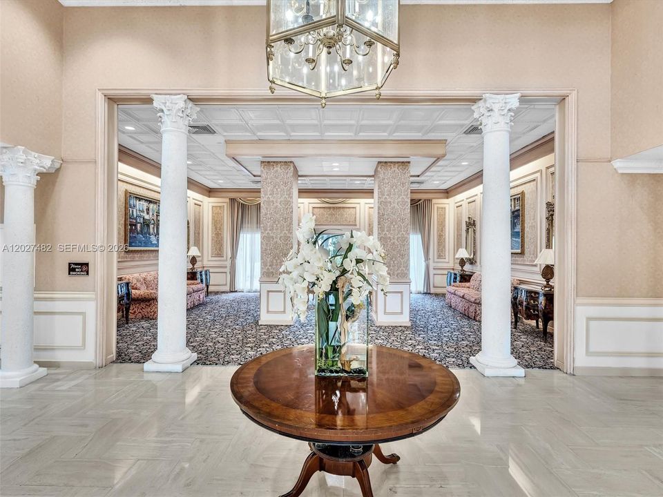 Active With Contract: $2,200 (1 beds, 1 baths, 950 Square Feet)