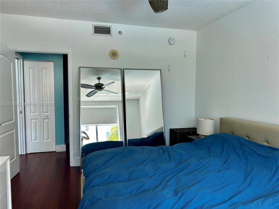 For Rent: $3,800 (1 beds, 1 baths, 686 Square Feet)