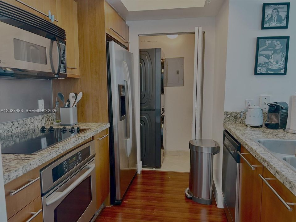 For Rent: $3,800 (1 beds, 1 baths, 686 Square Feet)