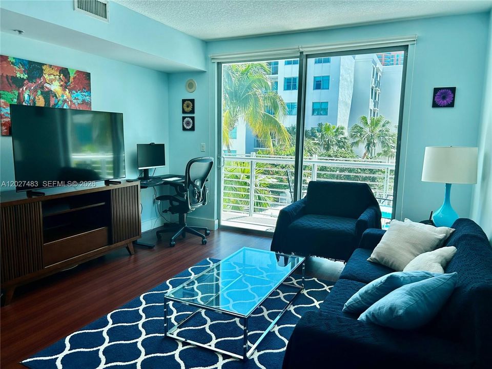 For Rent: $3,800 (1 beds, 1 baths, 686 Square Feet)