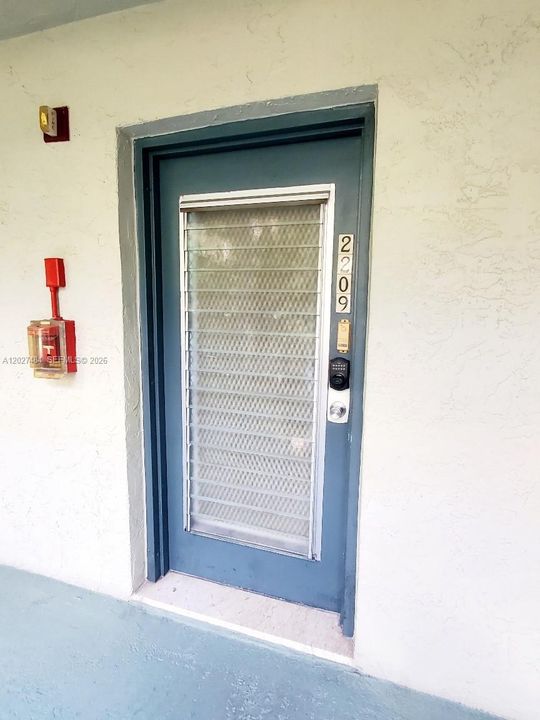 For Rent: $1,700 (2 beds, 2 baths, 1000 Square Feet)