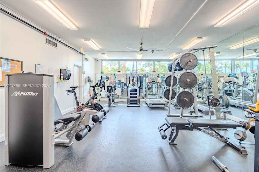 For Sale: $465,000 (1 beds, 1 baths, 1190 Square Feet)