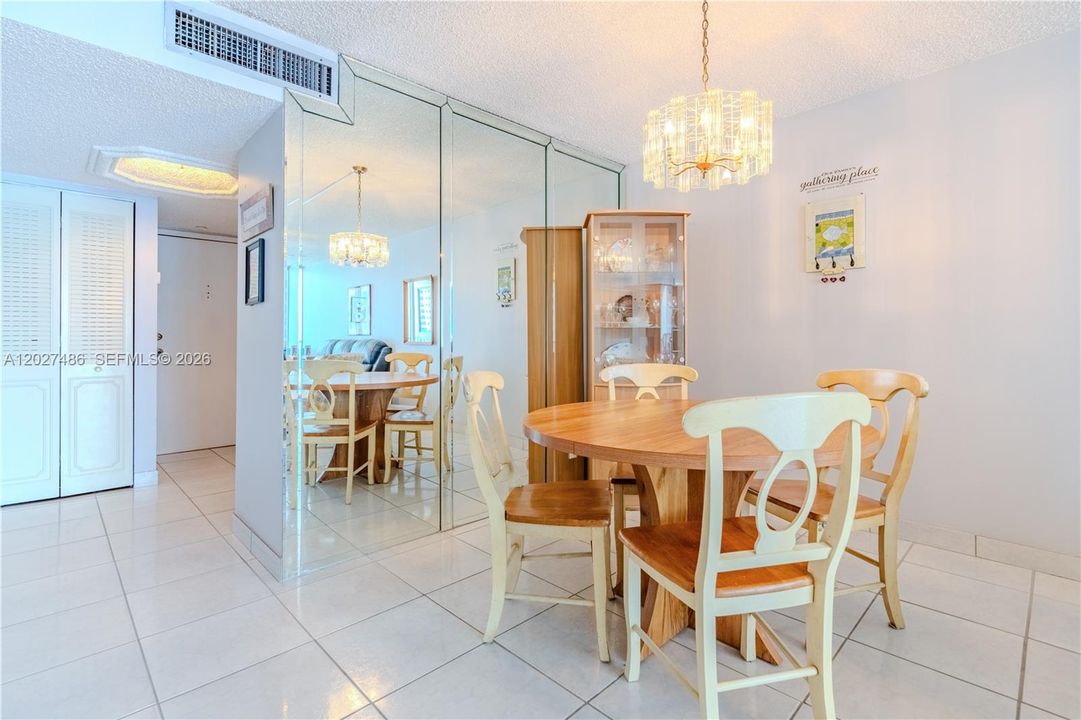 For Sale: $465,000 (1 beds, 1 baths, 1190 Square Feet)