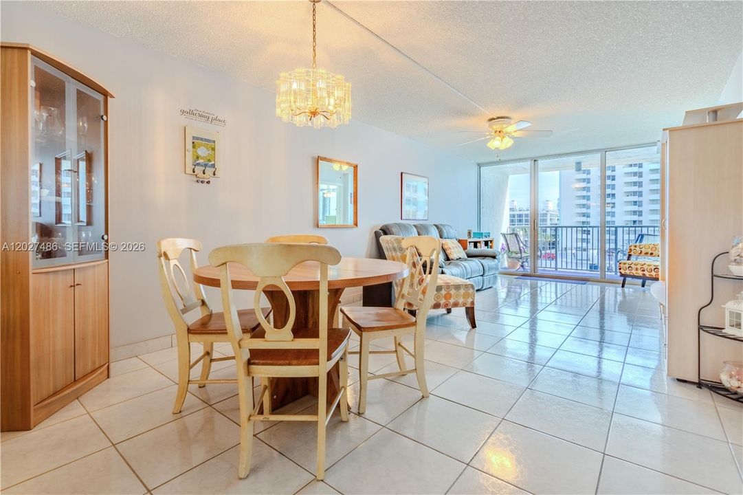 For Sale: $465,000 (1 beds, 1 baths, 1190 Square Feet)