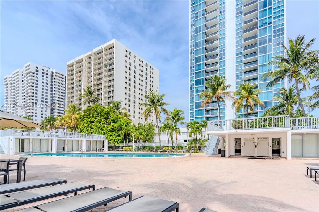 For Sale: $465,000 (1 beds, 1 baths, 1190 Square Feet)