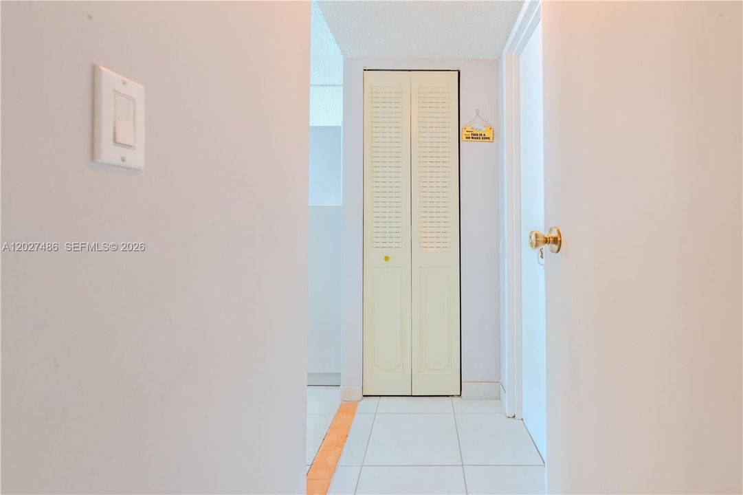 For Sale: $465,000 (1 beds, 1 baths, 1190 Square Feet)