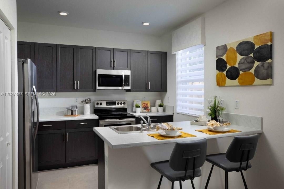 For Sale: $350,000 (3 beds, 2 baths, 1331 Square Feet)