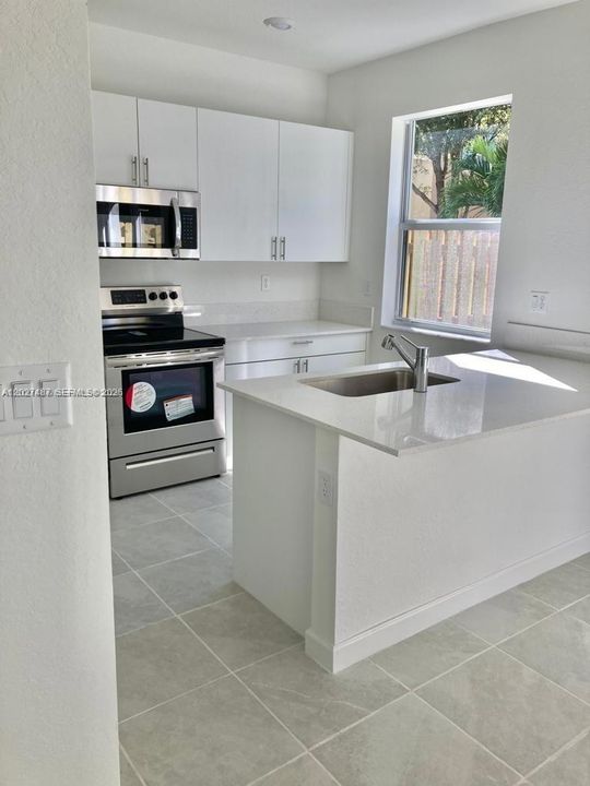 For Sale: $350,000 (3 beds, 2 baths, 1331 Square Feet)