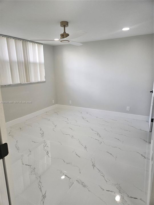 For Sale: $229,900 (2 beds, 2 baths, 1170 Square Feet)