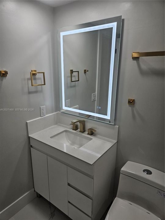 For Sale: $229,900 (2 beds, 2 baths, 1170 Square Feet)