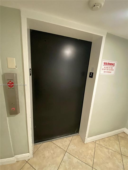 For Rent: $3,100 (2 beds, 2 baths, 930 Square Feet)