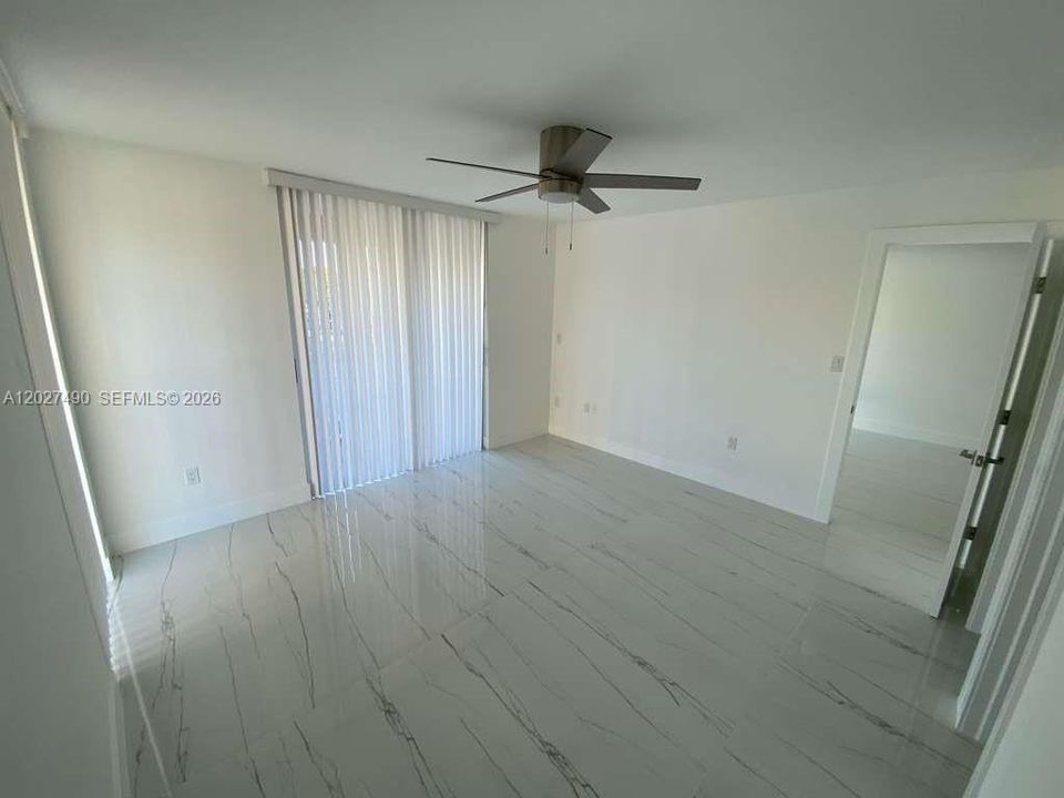 For Rent: $3,100 (2 beds, 2 baths, 930 Square Feet)