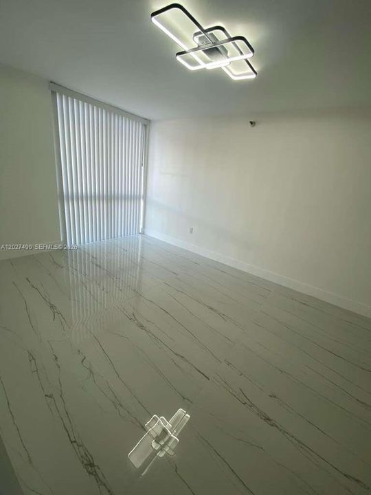For Rent: $3,100 (2 beds, 2 baths, 930 Square Feet)