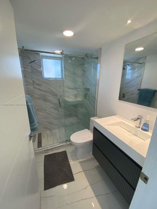For Rent: $3,100 (2 beds, 2 baths, 930 Square Feet)