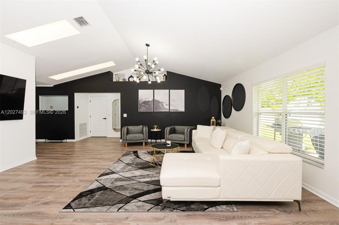 For Sale: $385,000 (3 beds, 2 baths, 1599 Square Feet)