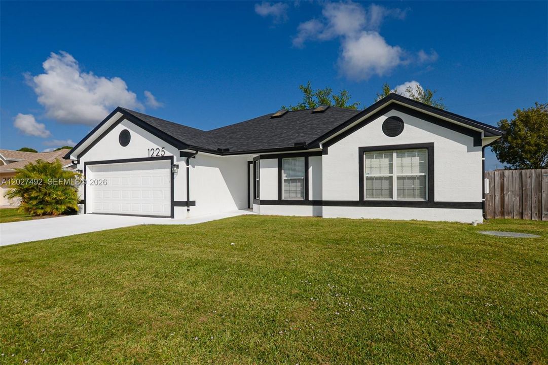 For Sale: $385,000 (3 beds, 2 baths, 1599 Square Feet)