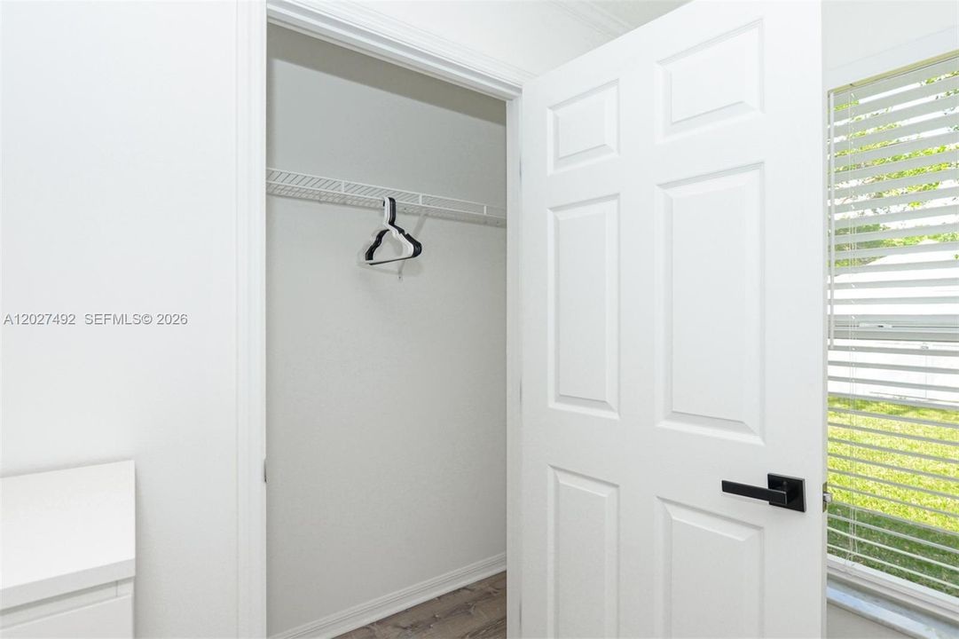 For Sale: $385,000 (3 beds, 2 baths, 1599 Square Feet)
