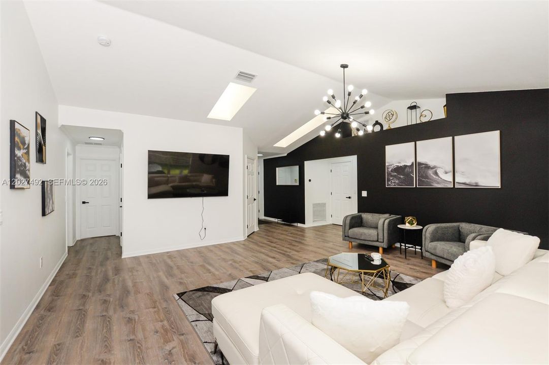 For Sale: $385,000 (3 beds, 2 baths, 1599 Square Feet)