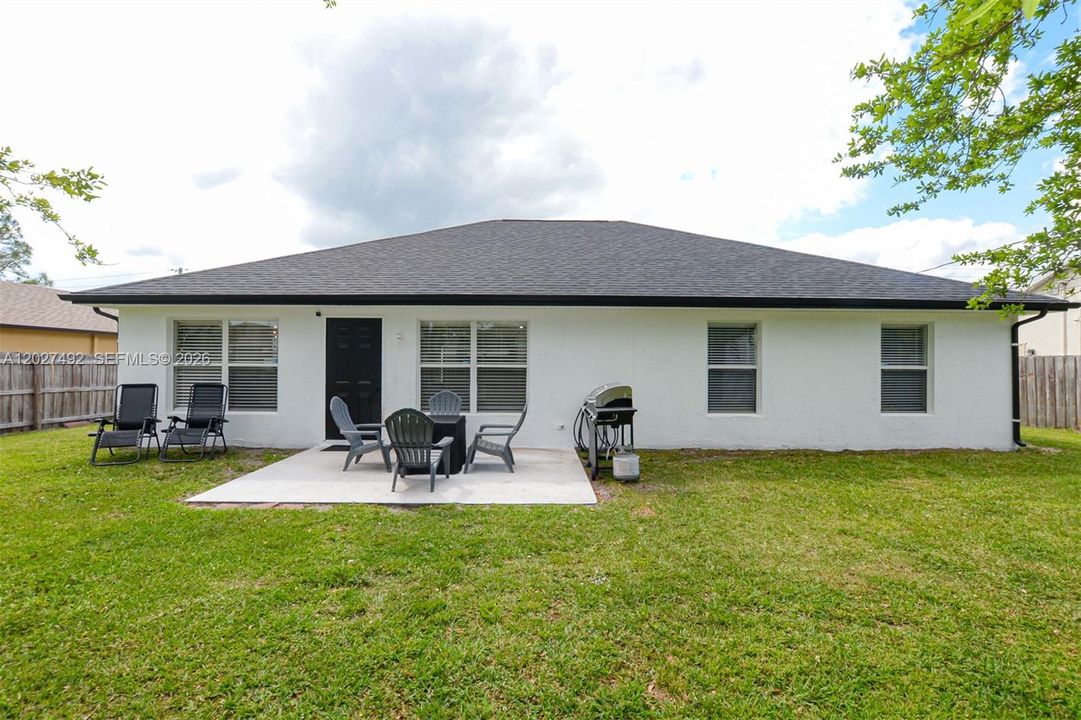For Sale: $385,000 (3 beds, 2 baths, 1599 Square Feet)