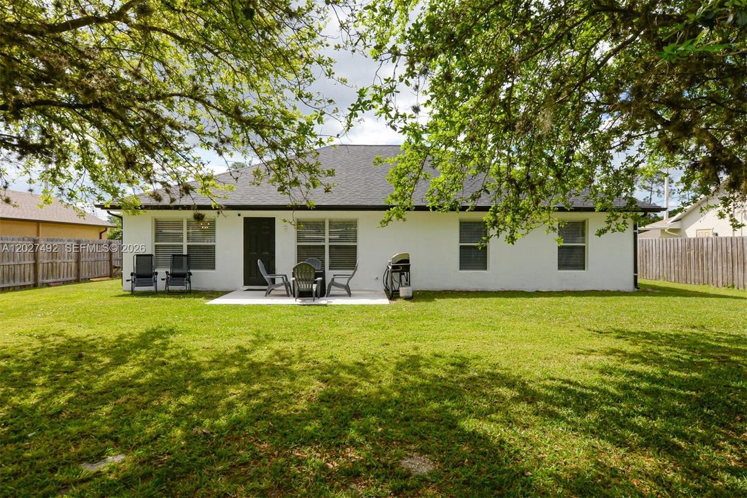 For Sale: $385,000 (3 beds, 2 baths, 1599 Square Feet)