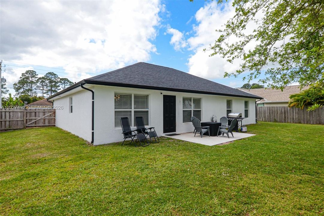 For Sale: $385,000 (3 beds, 2 baths, 1599 Square Feet)
