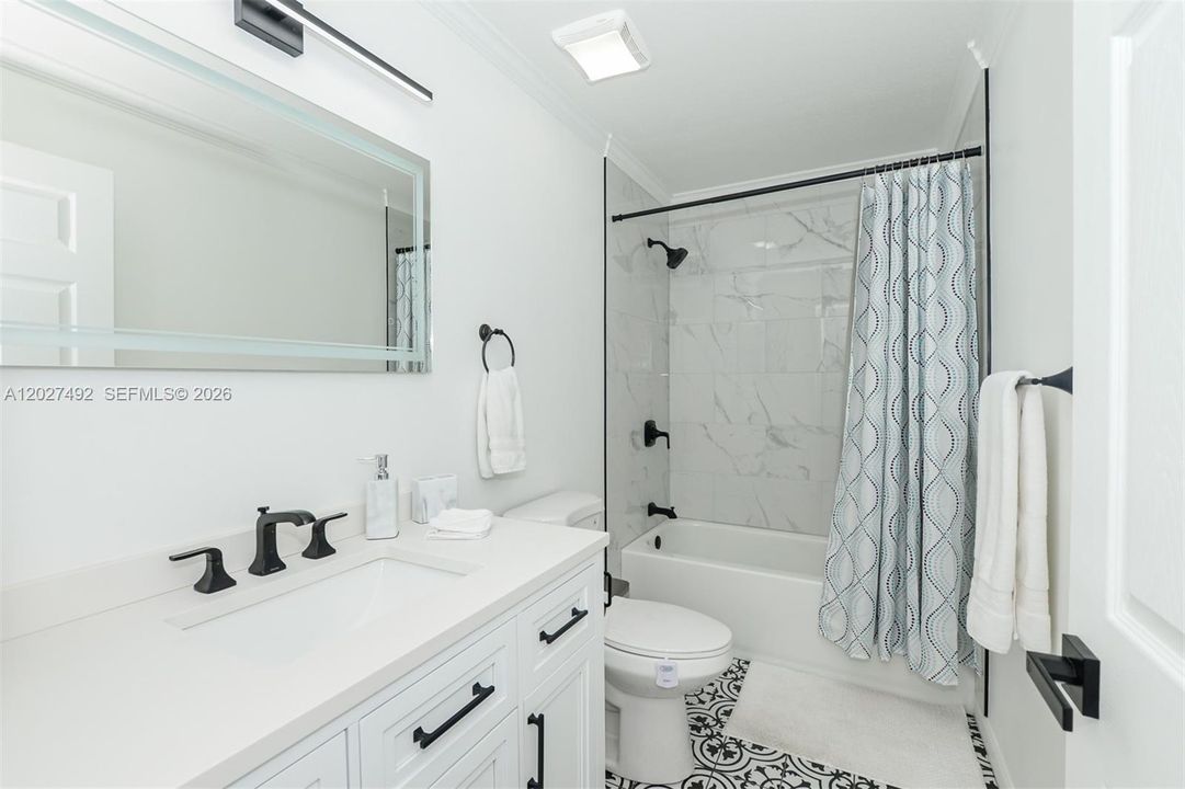 For Sale: $385,000 (3 beds, 2 baths, 1599 Square Feet)
