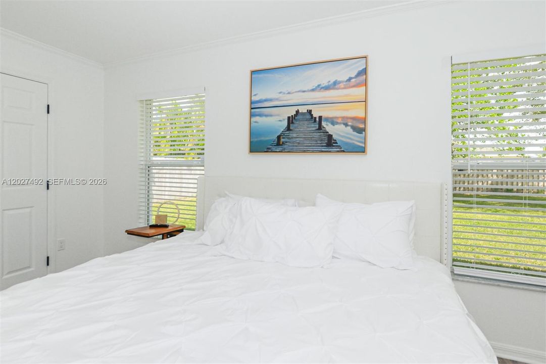 For Sale: $385,000 (3 beds, 2 baths, 1599 Square Feet)