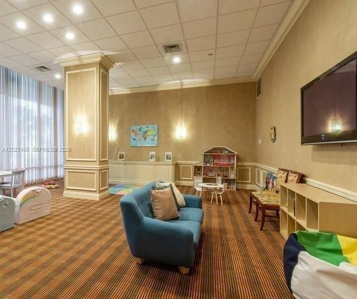 В аренду: $8,750 (3 спален, 2 ванн, 2360 Квадратных фут)